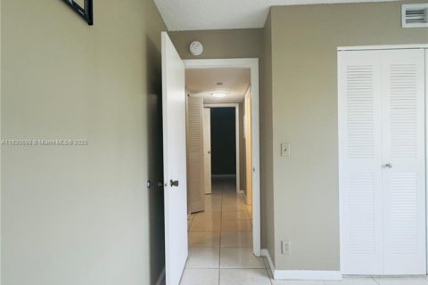 Condominio en venta en Coral Springs, Florida, 3 dormitorios, 102.19 m2 № 1806245 - foto 25