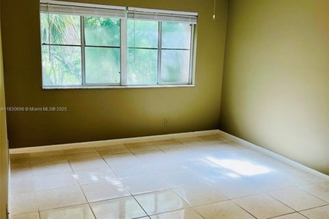 Condo in Coral Springs, Florida, 3 bedrooms  № 1806245 - photo 3
