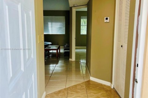 Condo in Coral Springs, Florida, 3 bedrooms  № 1806245 - photo 7