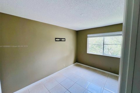 Condo in Coral Springs, Florida, 3 bedrooms  № 1806245 - photo 13