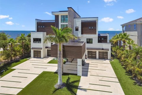 Casa en venta en Port Richey, Florida, 5 dormitorios, 500.74 m2 № 1769686 - foto 5