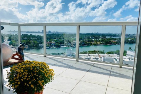 Condo in Miami Beach, Florida, 2 bedrooms  № 1984105 - photo 13