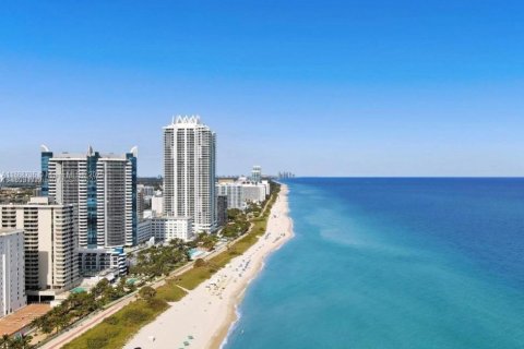 Condo in Miami Beach, Florida, 2 bedrooms  № 1984105 - photo 12