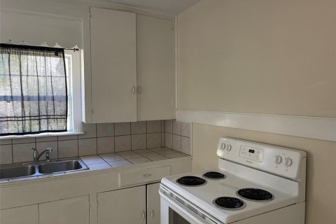 Commercial property in Orlando, Florida 6 bedrooms, 217.95 sq.m. № 1169152 - photo 12