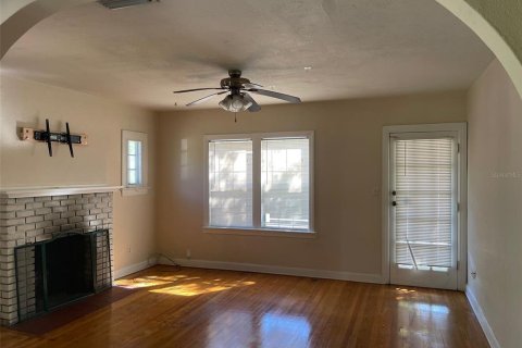 Commercial property in Orlando, Florida 6 bedrooms, 217.95 sq.m. № 1169152 - photo 4
