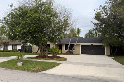 Villa ou maison à vendre à Miami, Floride: 4 chambres, 135.92 m2 № 1974603 - photo 3