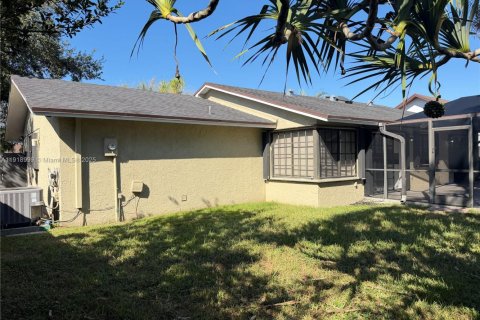 Villa ou maison à vendre à Miami, Floride: 4 chambres, 135.92 m2 № 1974603 - photo 25