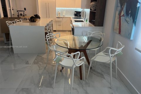 Снять в аренду кондоминиум в Майами-Бич, Флорида 2 спальни, 110.55м2, № 2081029 - фото 16