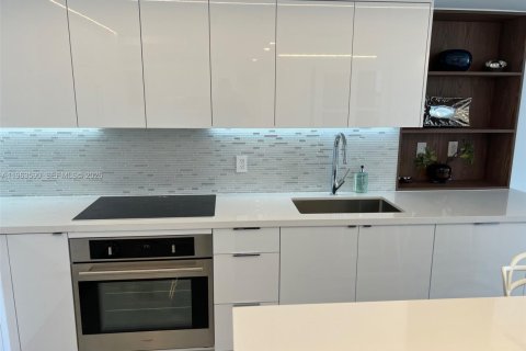 Снять в аренду кондоминиум в Майами-Бич, Флорида 2 спальни, 110.55м2, № 2081029 - фото 14