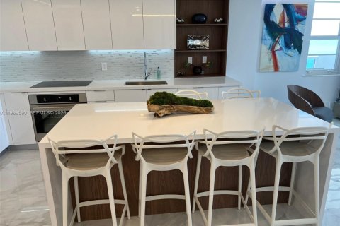 Снять в аренду кондоминиум в Майами-Бич, Флорида 2 спальни, 110.55м2, № 2081029 - фото 13