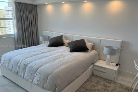 Снять в аренду кондоминиум в Майами-Бич, Флорида 2 спальни, 110.55м2, № 2081029 - фото 17