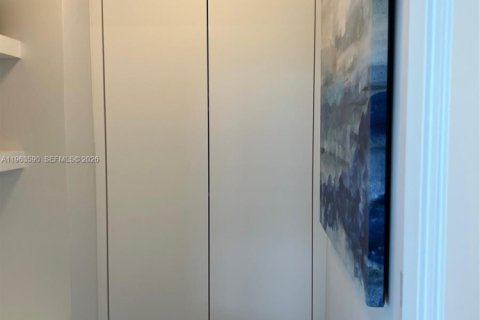 Снять в аренду кондоминиум в Майами-Бич, Флорида 2 спальни, 110.55м2, № 2081029 - фото 27