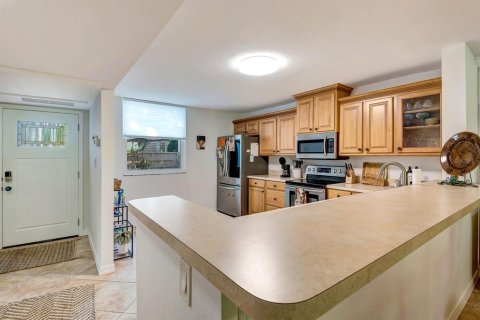 Condo in Bradenton, Florida, 2 bedrooms  № 1905449 - photo 13