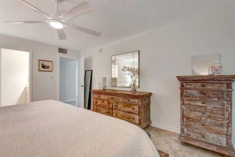 Condo in Bradenton, Florida, 2 bedrooms  № 1905449 - photo 18