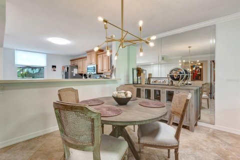 Condo in Bradenton, Florida, 2 bedrooms  № 1905449 - photo 10