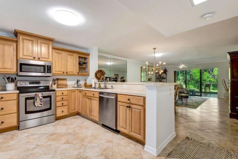 Condo in Bradenton, Florida, 2 bedrooms  № 1905449 - photo 15