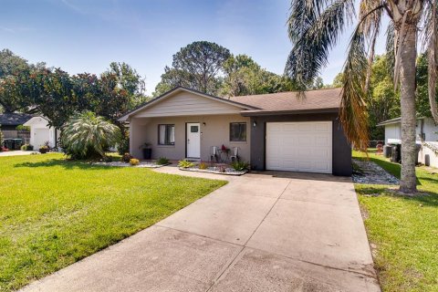 House in Orlando, Florida 3 bedrooms, 95.22 sq.m. № 1757910 - photo 1