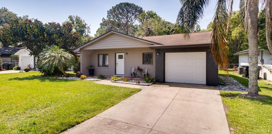 House in Orlando, Florida 3 bedrooms, 95.22 sq.m. № 1757910