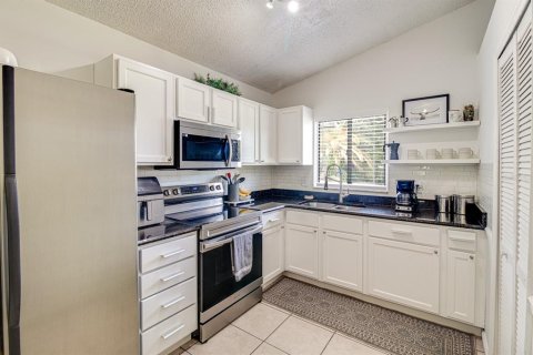 House in Orlando, Florida 3 bedrooms, 95.22 sq.m. № 1757910 - photo 8