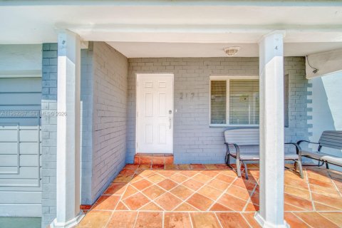 Купить виллу или дом в Майами, Флорида 5 спален, 171.59м2, № 2030087 - фото 22