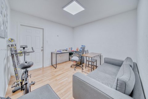 Купить виллу или дом в Майами, Флорида 5 спален, 171.59м2, № 2030087 - фото 27