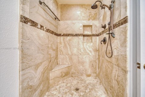 Купить виллу или дом в Майами, Флорида 5 спален, 171.59м2, № 2030087 - фото 24