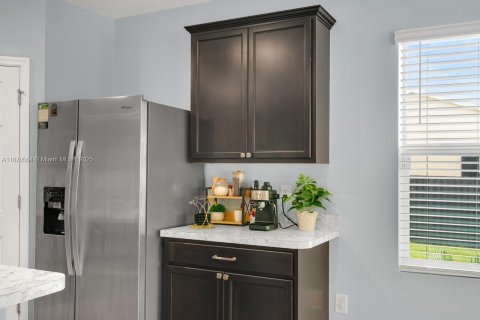 House in Sebastian, Florida 4 bedrooms, 180.14 sq.m. № 2012139 - photo 10