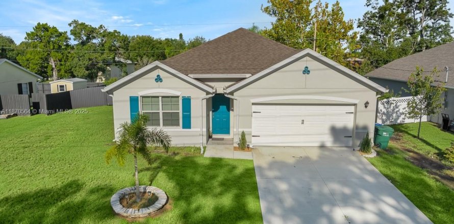 House in Sebastian, Florida 4 bedrooms, 180.14 sq.m. № 2012139