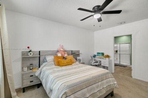 House in Sebastian, Florida 4 bedrooms, 180.14 sq.m. № 2012139 - photo 24