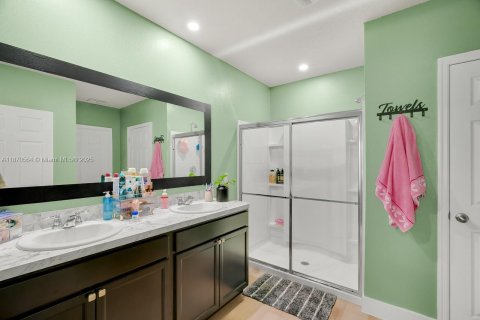 House in Sebastian, Florida 4 bedrooms, 180.14 sq.m. № 2012139 - photo 21