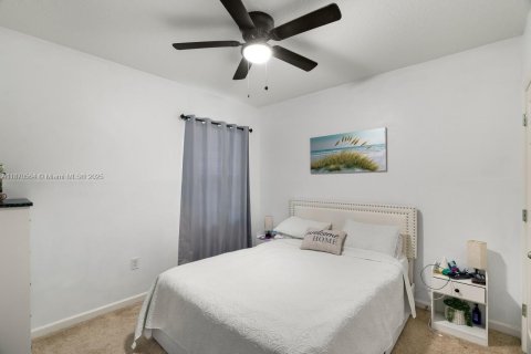 House in Sebastian, Florida 4 bedrooms, 180.14 sq.m. № 2012139 - photo 28