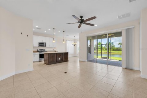 Villa ou maison à vendre à Wimauma, Floride: 2 chambres, 148.55 m2 № 2147730 - photo 5