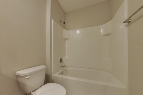 Villa ou maison à louer à Groveland, Floride: 5 chambres, 250.46 m2 № 2094981 - photo 18
