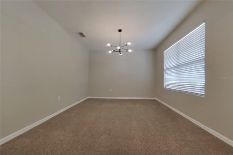 Villa ou maison à louer à Groveland, Floride: 5 chambres, 250.46 m2 № 2094981 - photo 4