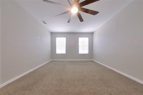 Villa ou maison à louer à Groveland, Floride: 5 chambres, 250.46 m2 № 2094981 - photo 8