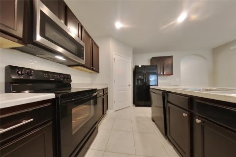 Villa ou maison à louer à Groveland, Floride: 5 chambres, 250.46 m2 № 2094981 - photo 7