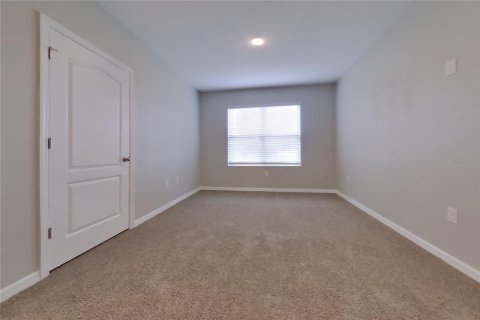Villa ou maison à louer à Groveland, Floride: 5 chambres, 250.46 m2 № 2094981 - photo 22