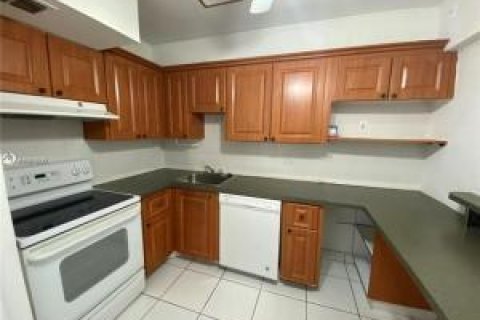 Condominio en venta en Lauderhill, Florida, 2 dormitorios, 90.3 m2 № 2083028 - foto 10