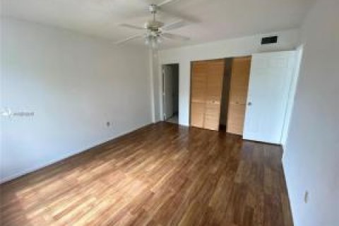 Condominio en venta en Lauderhill, Florida, 2 dormitorios, 90.3 m2 № 2083028 - foto 8