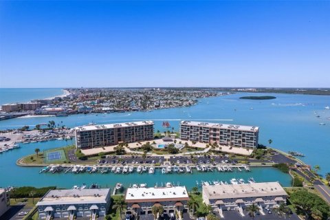 Condominio en venta en Treasure Island, Florida, 2 dormitorios, 109.16 m2 № 1653787 - foto 2