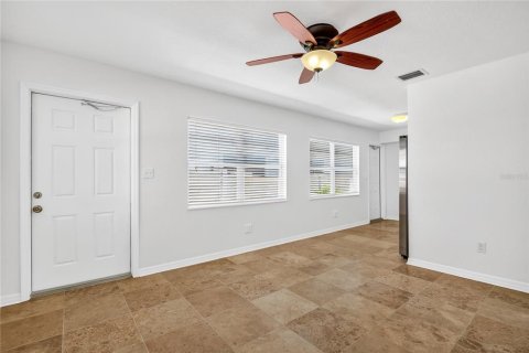 Commercial property in Madeira Beach, Florida 4 bedrooms, 128.02 sq.m. № 2091970 - photo 18