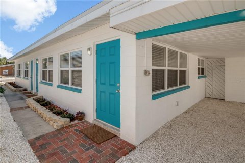 Commercial property in Madeira Beach, Florida 4 bedrooms, 128.02 sq.m. № 2091970 - photo 11