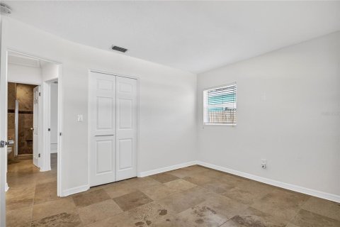Commercial property in Madeira Beach, Florida 4 bedrooms, 128.02 sq.m. № 2091970 - photo 21