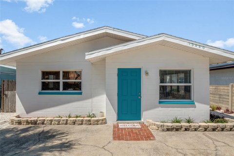 Commercial property in Madeira Beach, Florida 4 bedrooms, 128.02 sq.m. № 2091970 - photo 27