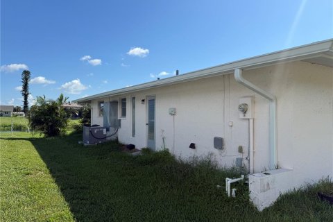 House in Rotonda, Florida 2 bedrooms, 121.05 sq.m. № 1919534 - photo 13