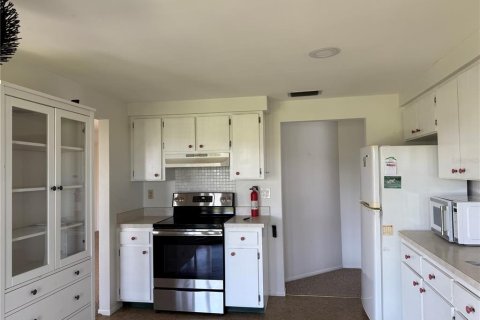 House in Rotonda, Florida 2 bedrooms, 121.05 sq.m. № 1919534 - photo 4
