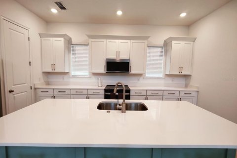 Villa ou maison à louer à Orlando, Floride: 4 chambres, 246.19 m2 № 2167838 - photo 3