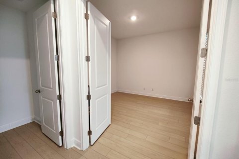 Villa ou maison à louer à Orlando, Floride: 4 chambres, 246.19 m2 № 2167838 - photo 12