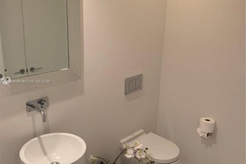 Снять в аренду кондоминиум в Бэл-Харбор, Флорида 1 спальня, 117.71м2, № 2006828 - фото 12