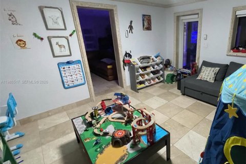 House in Hollywood, Florida 3 bedrooms, 203.08 sq.m. № 2044142 - photo 4